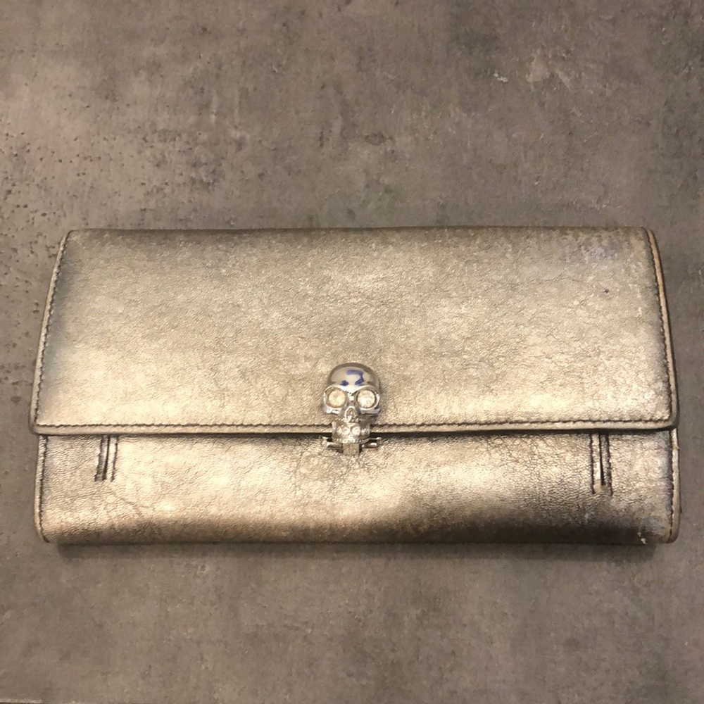 Alexander McQueen wallet on chain